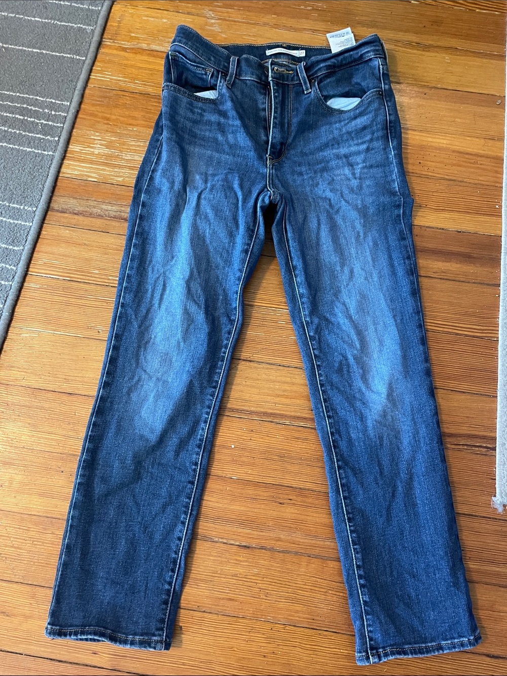 Levi's Women's Straight-Leg Crop Jeans in Dark Blue Wash